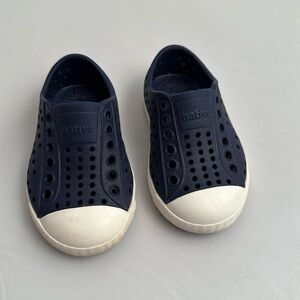 Native Jefferson navy blue and white slip on water shoes